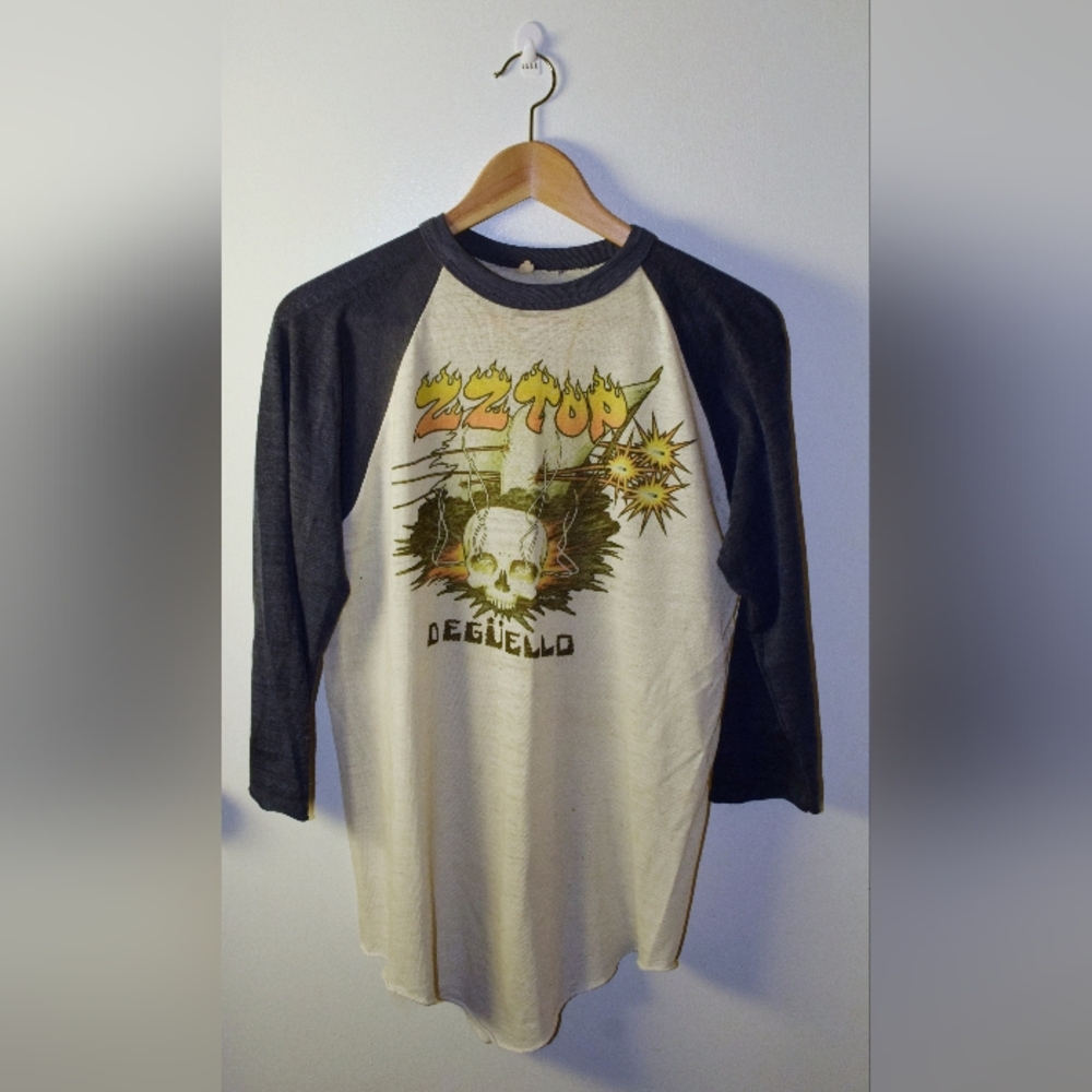 Vintage Unisex 1980 ZZ Top Deguello Expect No Quarter Raglan Tee, Size Unknown